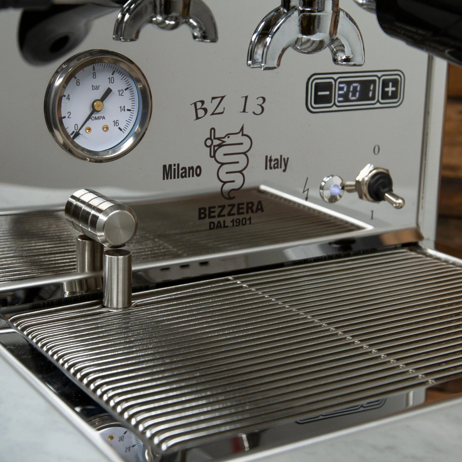 Bezzera BZ13 DE Nera Espresso Machine - Rosewood - Special Edition - Image 4